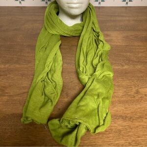 5/$15 Simple, Lightweight Green Scarf